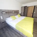 Relax Pod Javorem